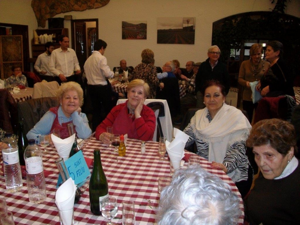 Imatge de la Calçotada que l'AFA organitza anualment. Exemple de socialització.