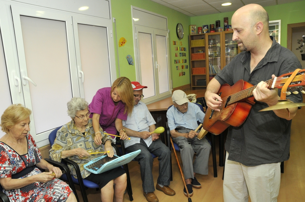Musicoteràpia al Centre Alois de l'Afa Baix Llobregat.