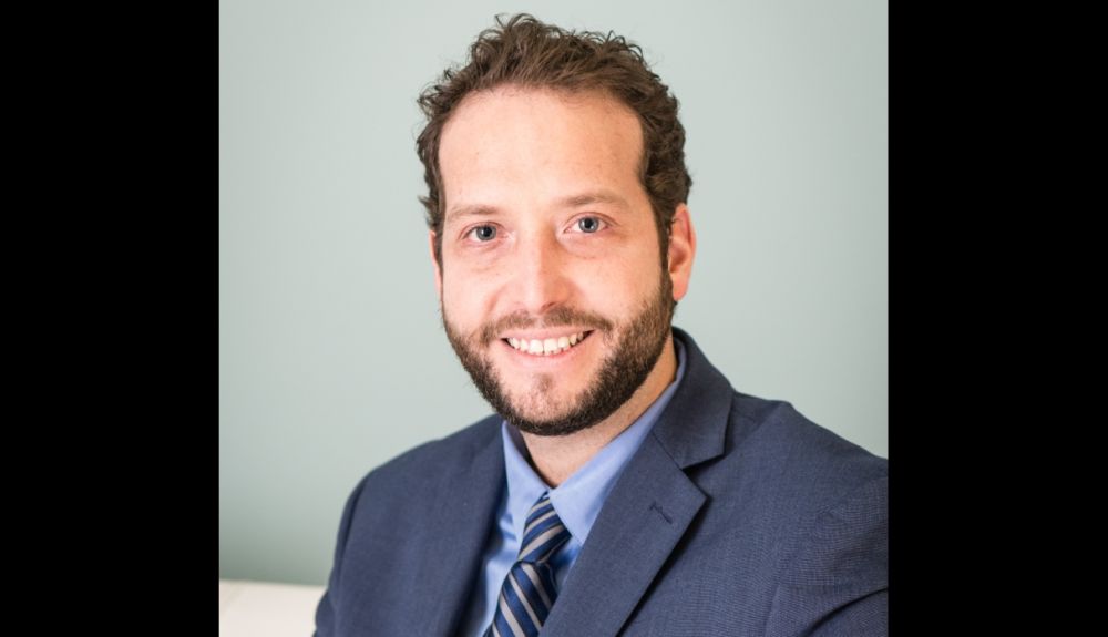 El neurólogo Jonathan Eskenazi es también director del Neurological Institute of Los Ángeles, donde continúa investigando sobre el Alzheimer.