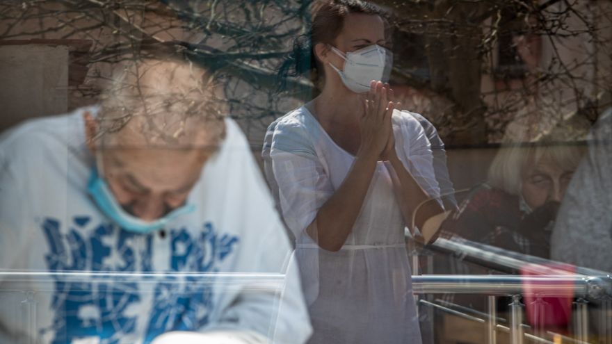 29575a9d5531-4c82-4c94-a26e-ed4fc148149616-9-aspect-ratiodefault0